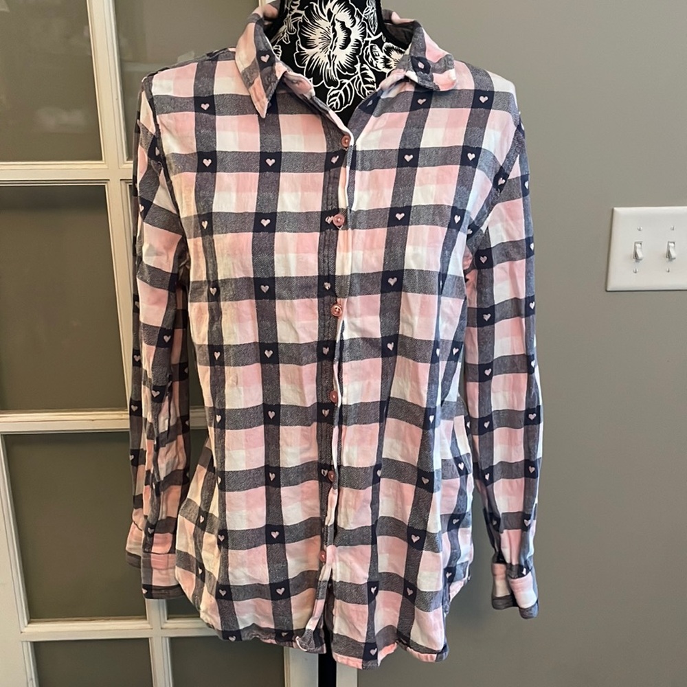 Country Store Heart Laid Button Down